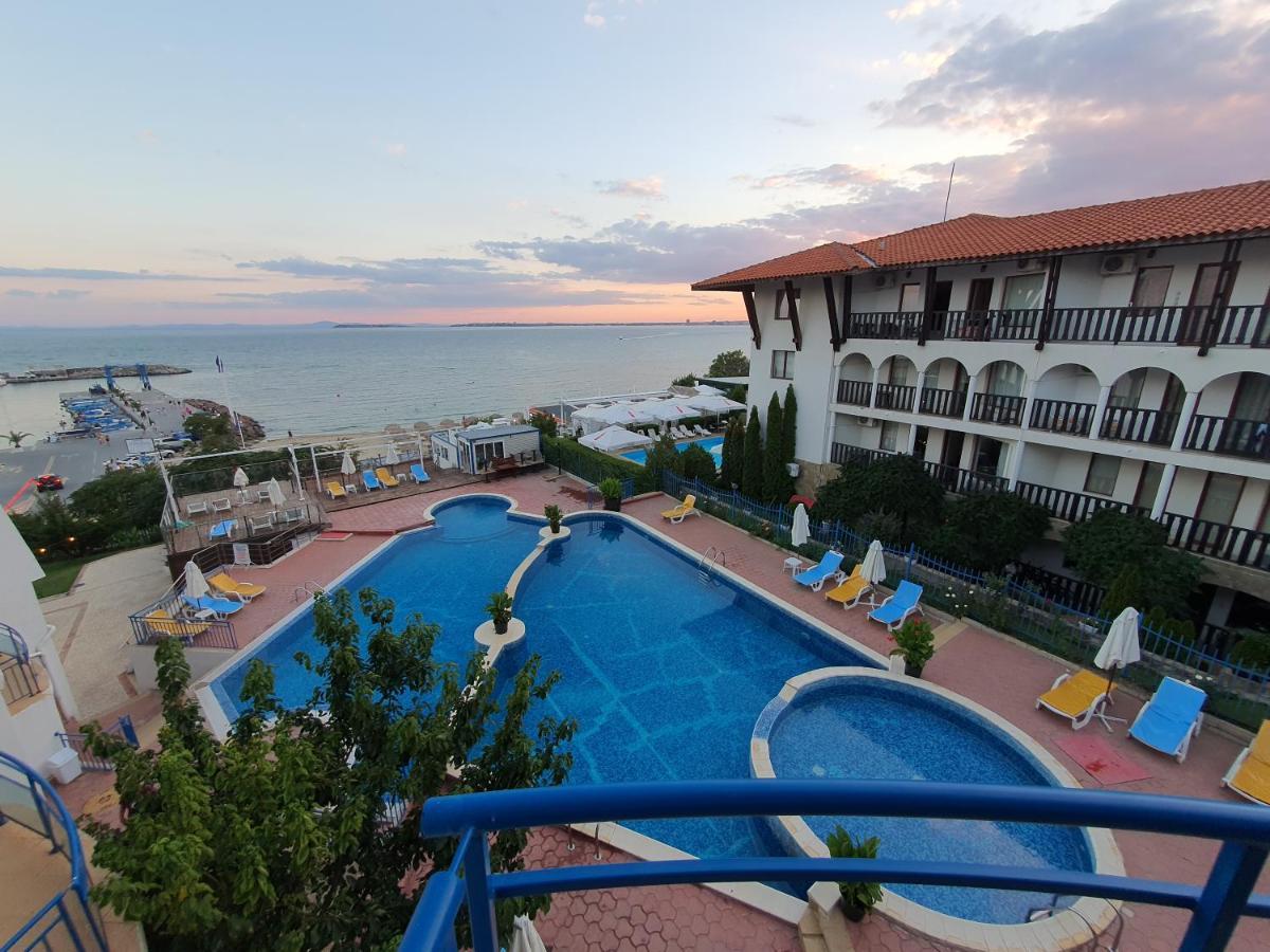 Sveti Vlas Marina Beach Apartment - Vega Village Exteriér fotografie